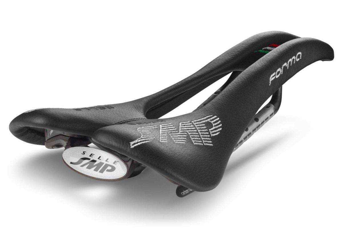 Forma CARBON Black Saddle