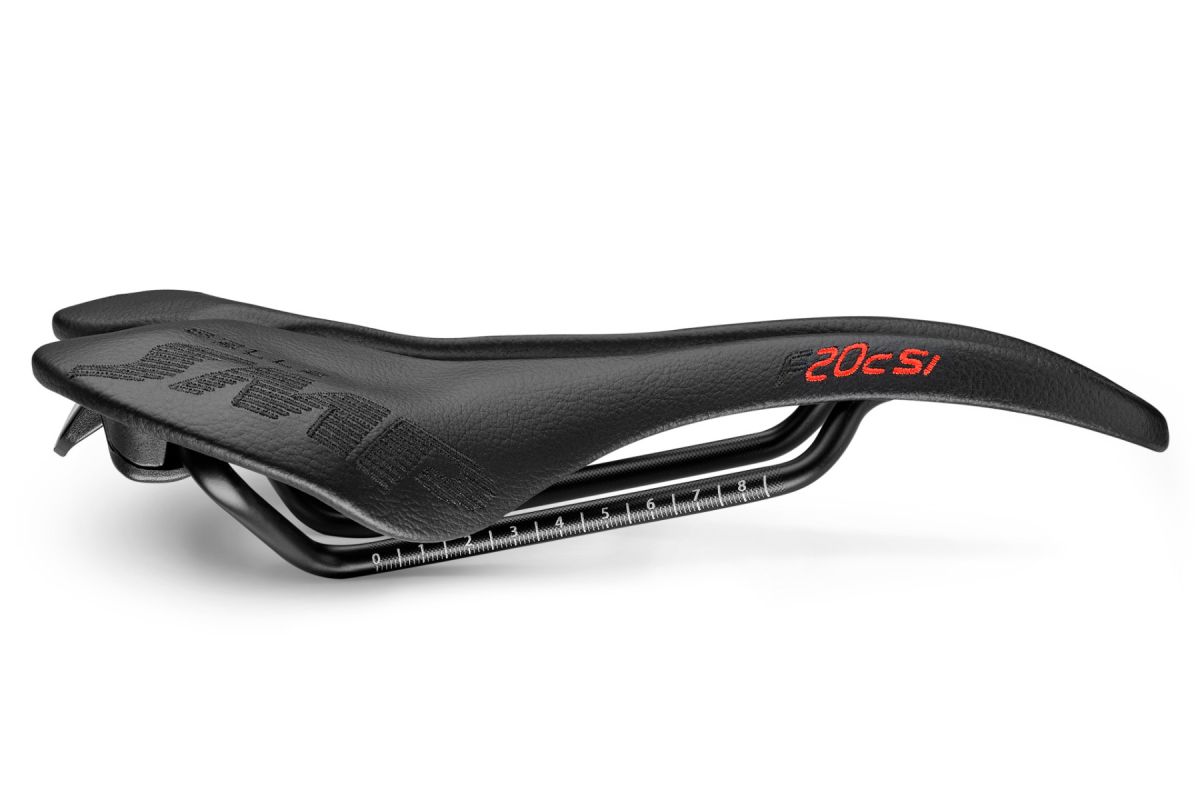 F20 C Si Black Saddle